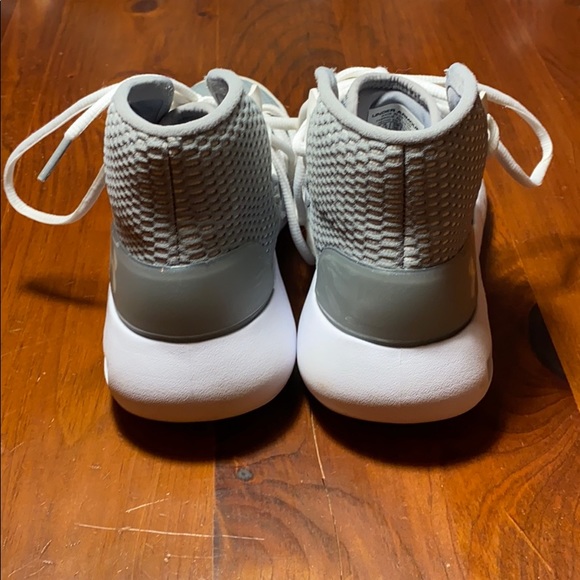 Under Armour HAVOC HOVR Basketball Shoes. - Picture 4 of 9